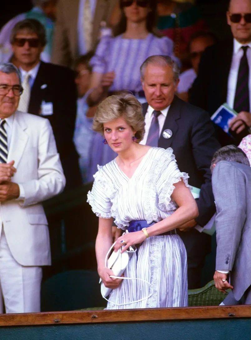 共同承担起 共同承担起