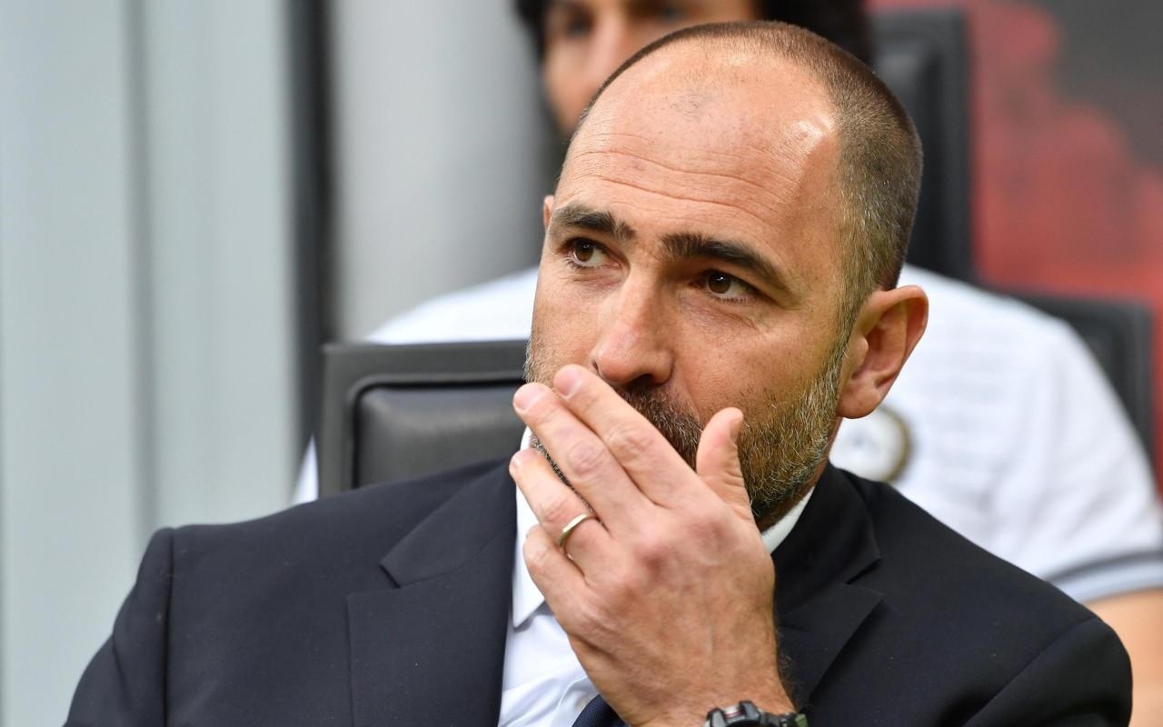 他们在防守 他们在防守